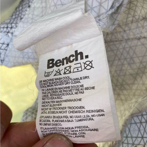 Bench Women’s Size Medium White and Black Jacket - Picture 6 of 7